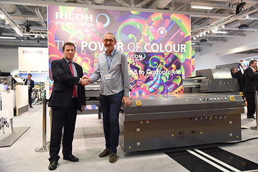 Grafoprojekt приобретает первый в Европе УФ-принтер Ricoh Pro T7210.